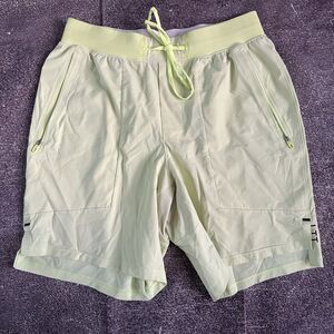 Men's Lululemon Fast Pace Breaker Volt Yellow Unlined 6" Running Shorts Sz M EUC